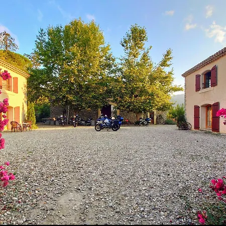 Relais De Laval 3*
