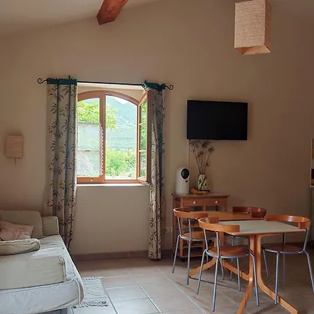 Relais De Laval Konukevi